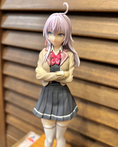 不时用俄语小声说真心话的邻桌艾莉同学动画版 Luminasta “艾莉”校服