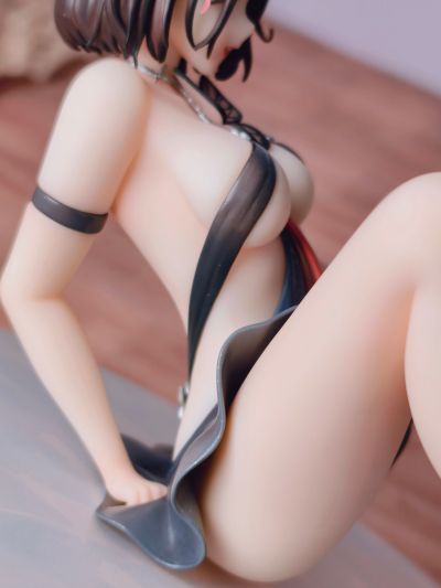 莉莉