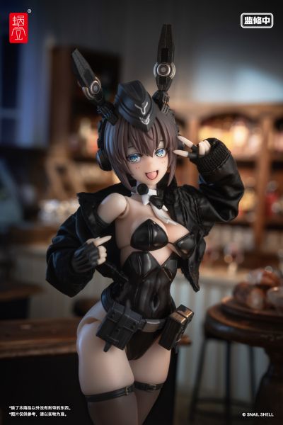 黑色短款夹克