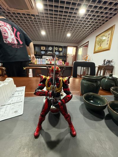 S.H.Figuarts（真骨雕制法）假面骑士装甲响鬼