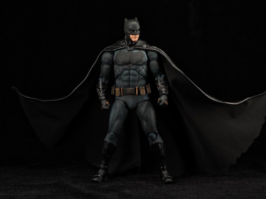 MAFEX 编号222  蝙蝠侠（正义联盟：扎克·施奈德版）