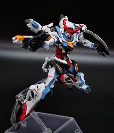 HG 1/144 夸克斯高达