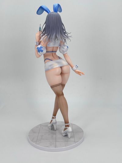 蓝色护士兔女郎