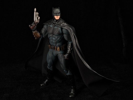 MAFEX 编号222  蝙蝠侠（正义联盟：扎克·施奈德版）