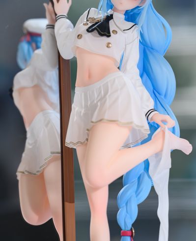 Gift+系列 碧蓝航线 雅努斯 踌躇的换衣时间