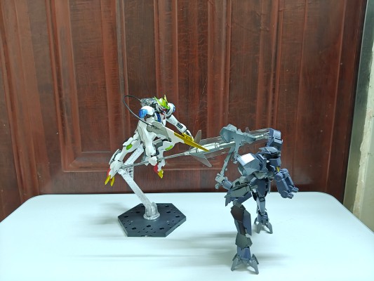 HGI-BO (#18) 1/144 机动战士高达 铁血的奥尔芬斯  EB-AX2 格雷兹·艾因