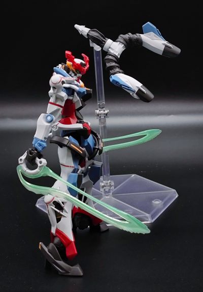 HG 1/144 夸克斯高达