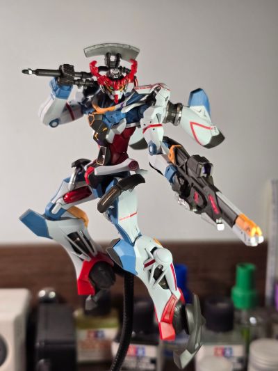 HG 1/144 夸克斯高达