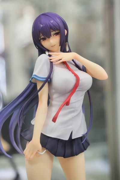 拜托请穿上，鹰峰同学 第一卷 《鹰峰高岭 1/7人偶限量配套版》 蓝光光碟