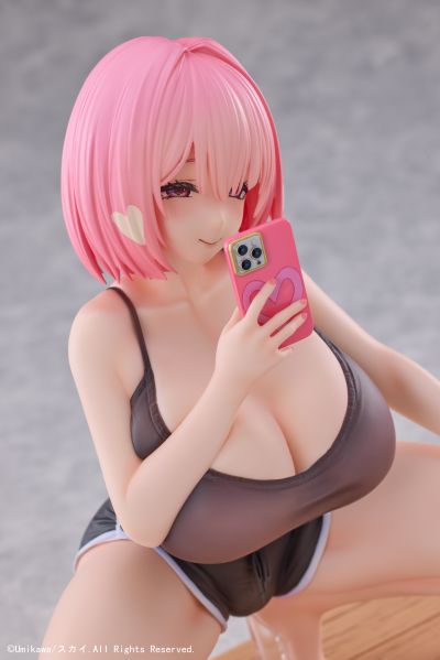 茜