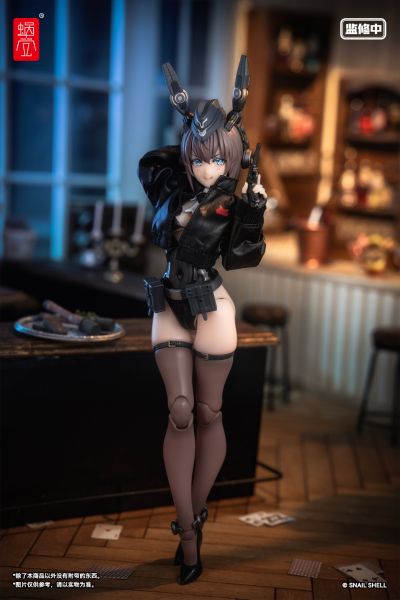 黑色短款夹克