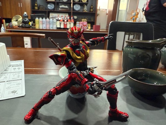 S.H.Figuarts（真骨雕制法）假面骑士装甲响鬼