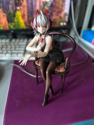 明日方舟 W  盛礼