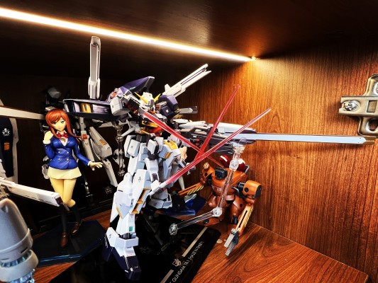 METAL ROBOT魂＜机动战士系列＞  TR-1高达[海瑟斯雷]