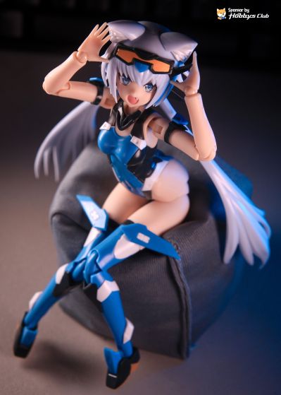 机甲少女 短剑 泳装