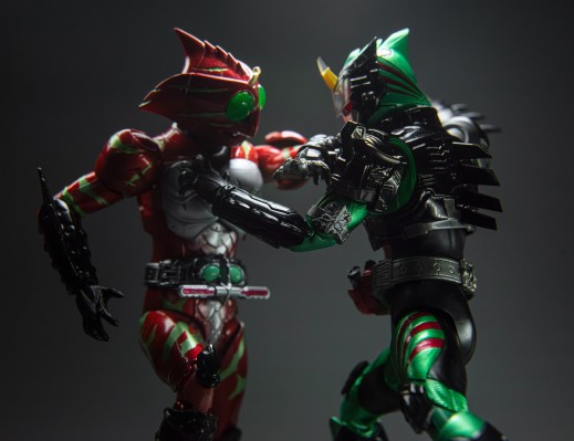S.H.Figuarts  假面骑士亚马逊新生欧米伽