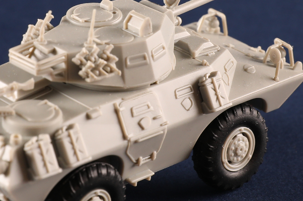 编号：07442 1/72 装甲车辆系列 美国LAV-150型轮式装甲车90mm炮
