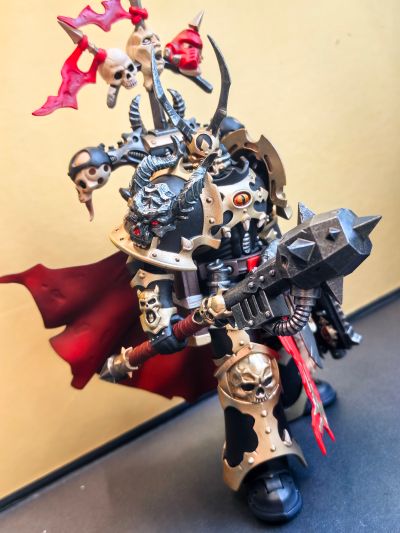 战锤40000 混沌星际战士 黑色军团 装备爆矢枪和动力槌的神选勇士