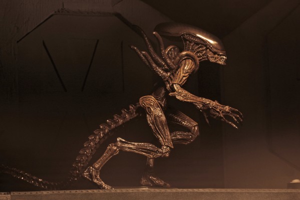 NECA 异形 - 7 英寸比例可动人偶 - 第 14 系列 - 异形复活战士
