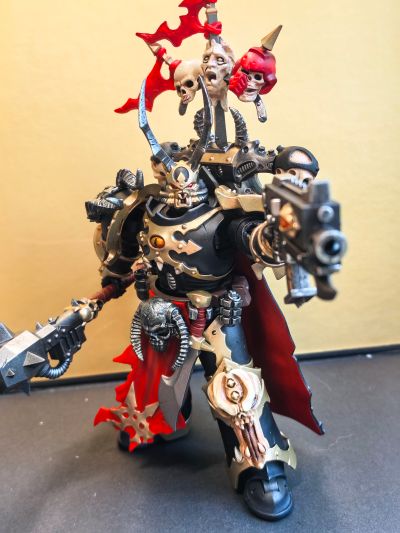 战锤40000 混沌星际战士 黑色军团 装备爆矢枪和动力槌的神选勇士