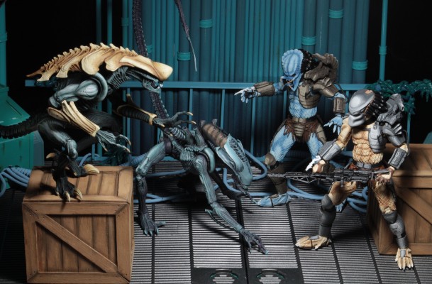 NECA 异形大战铁血战士 街机版 蜘网异形 可动人偶
