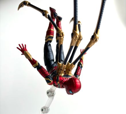 S.H.Figuarts  钢铁蜘蛛侠（蜘蛛侠：英雄无归）
