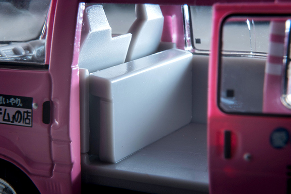 多美卡 限定经典车型 NEO LV-N310c 马自达Bongo Brawny厢式货车（白色快递涂装）