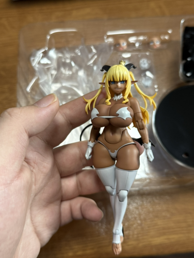 HENTAI ACTION 魅魔女王VS杂鱼哥布林 魅魔女王 莉兹贝特 ～褐色～