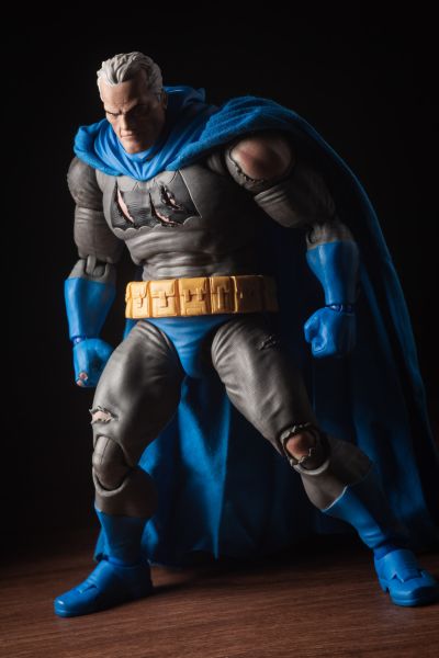 MAFEX No.119 蝙蝠侠：黑骑士归来 蝙蝠侠