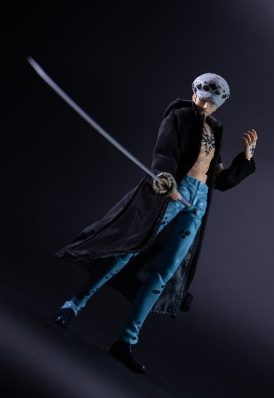 S.H.Figuarts  特拉法尔加·罗 -讨伐鬼之岛-
