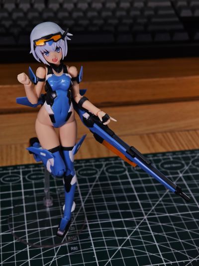 机甲少女 短剑 泳装