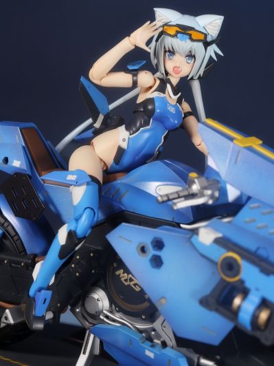机甲少女 短剑 泳装
