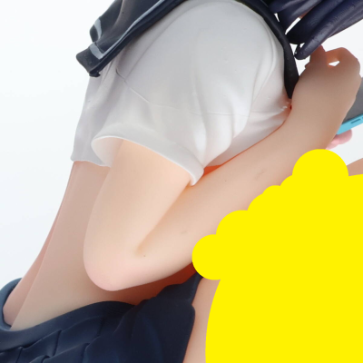 教室提裙的JK同学