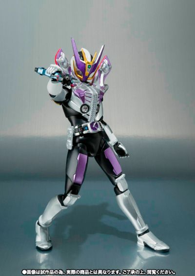 S.H.Figuarts 假面骑士电王 圣枪形态与圣竿形态