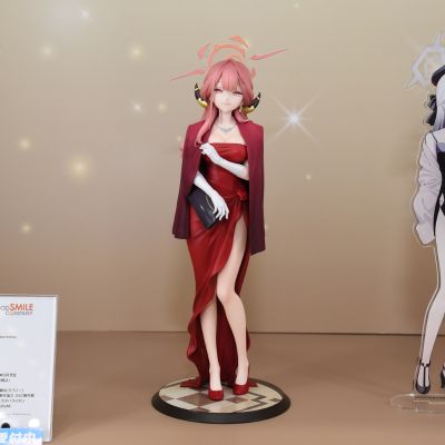 蔚蓝档案 陆八魔爱露（礼服）