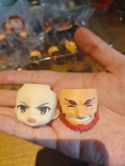 手办