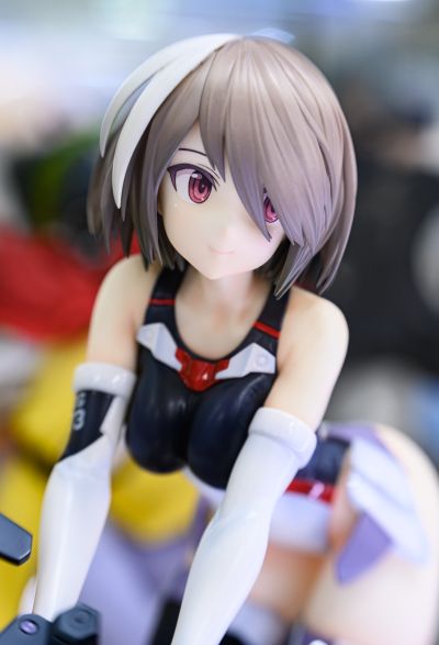 金刚 泳装