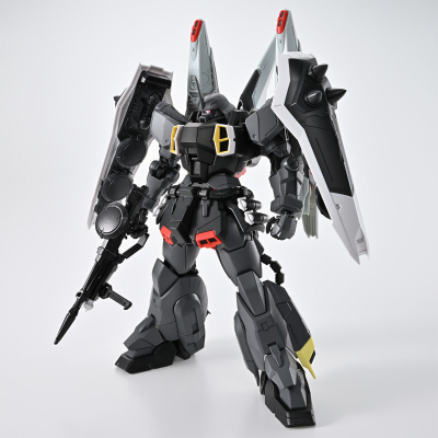 MG 1/100 烈焰型扎古幻影（迪亚卡·埃尔斯曼专用机）