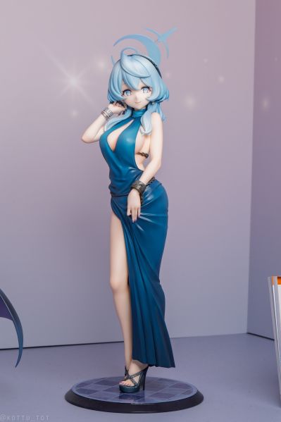 蔚蓝档案 天雨亚子（礼服）