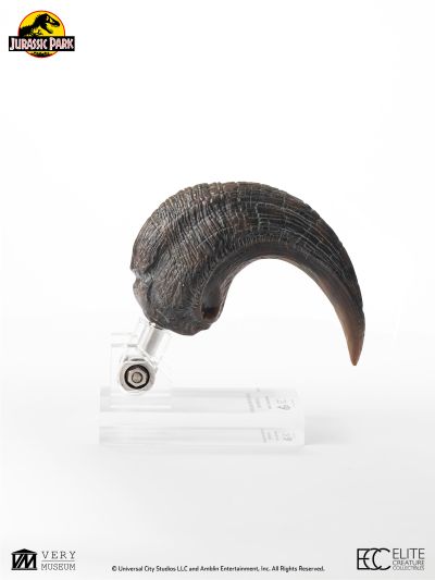 迅猛龙脚爪道具复制品