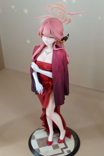 蔚蓝档案 陆八魔爱露（礼服）