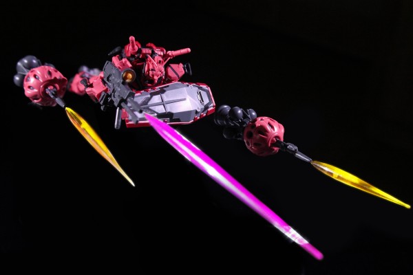 HG 1/144 夸克斯高达