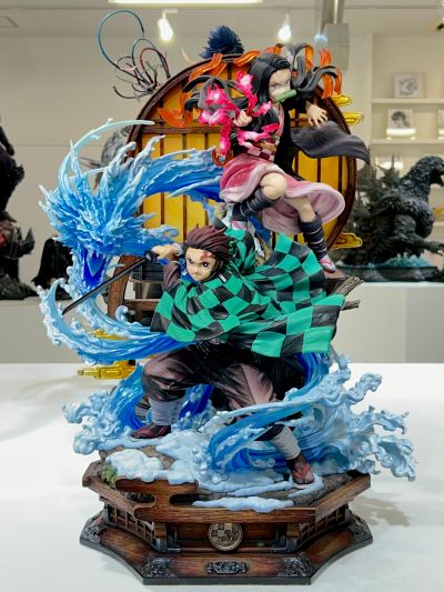 鬼灭之刃 灶门炭治郎 与  灶门祢豆子