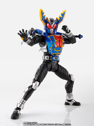 S.H.Figuarts（真骨雕制法）假面骑士钢斗王 超越形态
