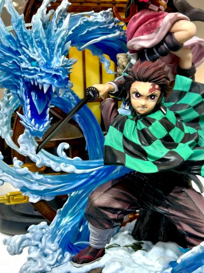 鬼灭之刃 灶门炭治郎 与  灶门祢豆子