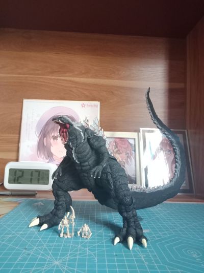 S.H.MonsterArts 哥斯拉：奇异点 终末哥斯拉 / 破灭型哥斯拉