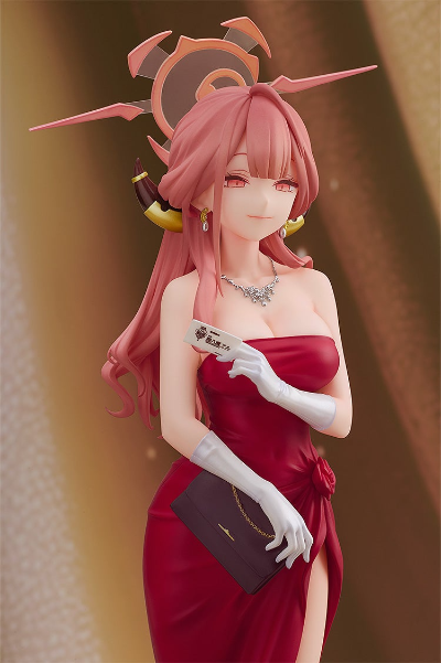 蔚蓝档案 陆八魔爱露（礼服）