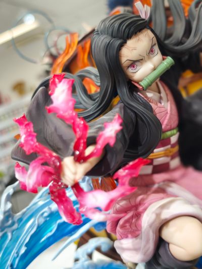 鬼灭之刃 灶门炭治郎 与  灶门祢豆子