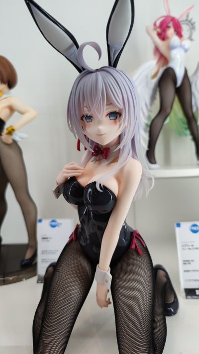 艾莉莎·米哈伊罗夫纳·九条 兔女郎