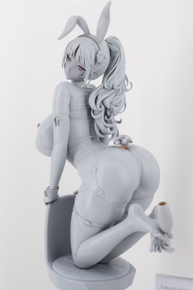 香槟与玫瑰兔女郎